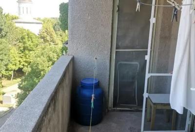 Apartament cu 3 camere decomandat, mobilat în 1 Mai - 9