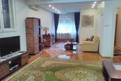 Apartament cu 5 camere circular, mobilat în Dacia