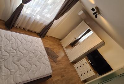 Titan, Piata Trapezului, 1 minut metrou 1 Decembrie 1918 - 7