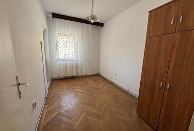 Apartament cu 3 camere decomandat, mobilat în Warthe - 6