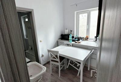 Apartament cu 4 camere semidecomandat în Central - 3