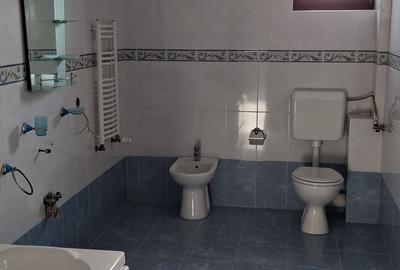 Casă cu 9 camere cu Canalizare în Tăbăcari - 6