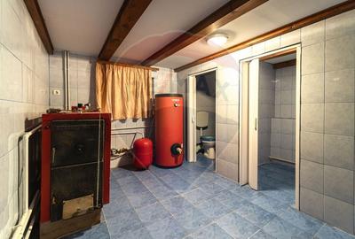 Casă cu 6 camere cu Teren 463 Mp în Sud - 23