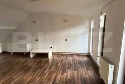 Casă cu 10 camere cu Teren 414 Mp în Cetate - 1