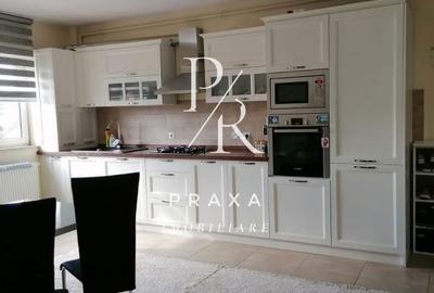Apartament cu 3 camere semidecomandat în Luna - 13