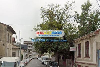Casă cu 4 camere în Central - 1