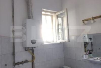 Casa 4 camere , teren 285 mp, zona semi-centrala - 18