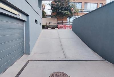 Apartament cu 4 camere decomandat în Băneasa - 9