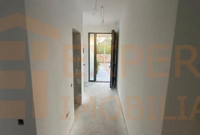 Vila deosebita de vanzare - zona Mamaia Nord pe malul lacului - 5