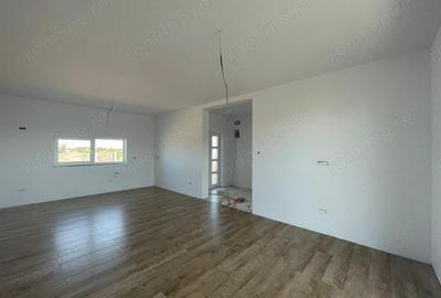 Casă cu 3 camere cu Teren 337 Mp în Urseni - 2