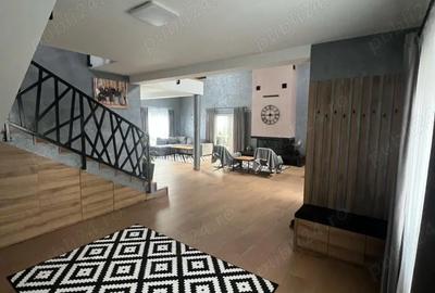 Casă cu 4 camere cu Teren 750 Mp în Central - 1