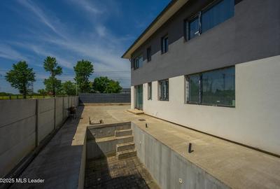 Balotesti, casa moderna 3 dormitoare, 140 mp, living generos, loc piscina- - 10