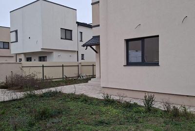 Casă cu 4 camere cu Teren 420 Mp în Cârcea - 13