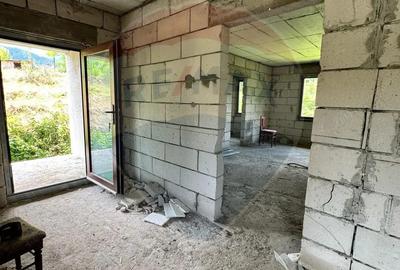 Casă cu 7 camere cu Teren 1014 Mp în Săliște - 8