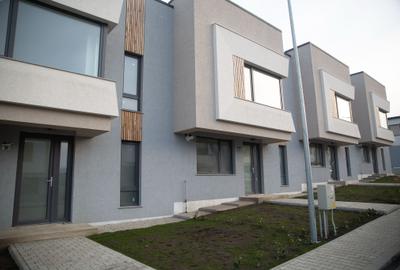 Casă cu 4 camere în Exterior Nord