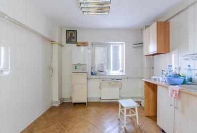 Apartament spațios, modernizat, 2 camere – Bd. Cosminului - 14
