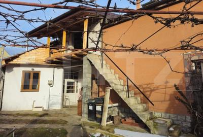 Casă cu 2 camere cu Teren 423 Mp în Central - 2