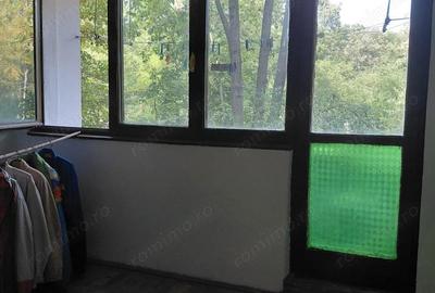 Apartament cu 3 camere semidecomandat în Țiglina 1