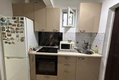 Garsonieră decomandată în CET