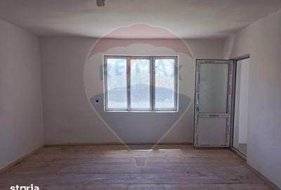 Casă cu 2 camere cu Teren 555 Mp în Ungureni - 5