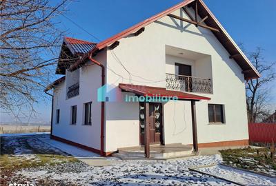 Casă cu 4 camere în Central - 3