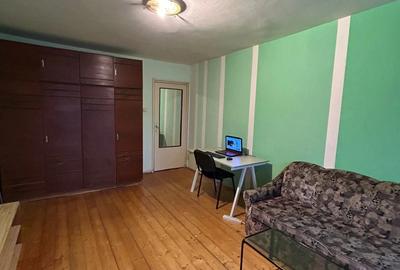 Proprietar inchiriez apartament 2 camere zona Soarelui. - 2