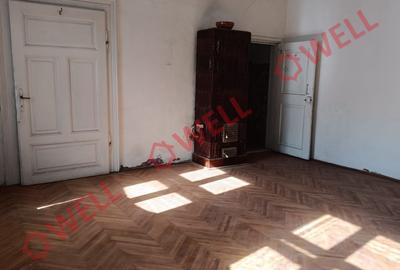 Casă individuală cu 2 camere cu Teren 200 Mp în Central - 1