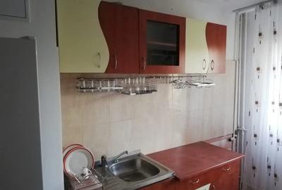 Inchiriez apartament - 2