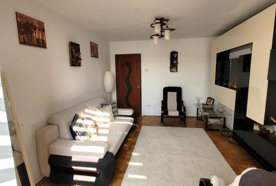 Apartament 2 camere decomandat, cartier Micro 5 - 1