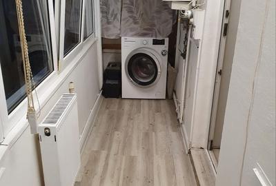 Apartament cu 3 camere decomandat în Noua