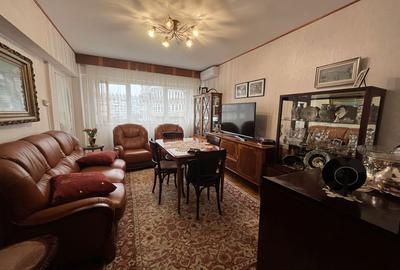 Apartament cu 3 camere decomandat în Independenței - 8