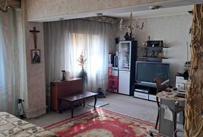 Apartament cu 4 camere decomandat în Coman - 6