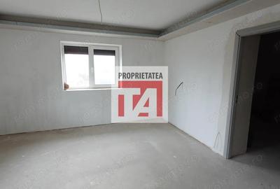 Casă cu 3 camere cu Teren 1733 Mp în Remeți - 3