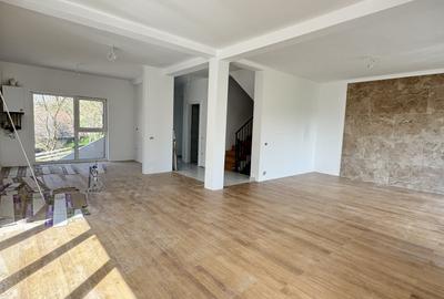 Duplex cu 4 camere cu Canalizare în Chinteni - 2