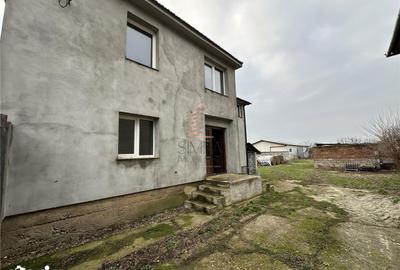 Casă cu 5 camere cu Teren 1000 Mp în Nojorid - 10