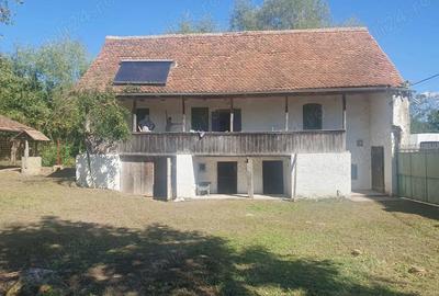 Casă cu 2 camere cu Teren 1000 Mp în Comana - 1