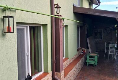 Casă cu 5 camere în Rahova