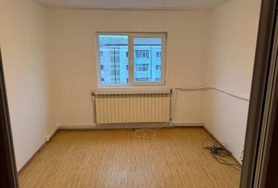 Apartament cu 3 camere semidecomandat în Central - 5