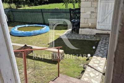 Casă cu 6 camere cu Teren 2300 Mp în Pomezeu - 1
