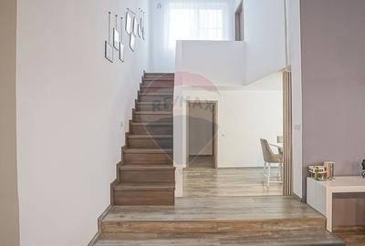 Apartament cu 4 camere decomandat, mobilat în Florilor - 15