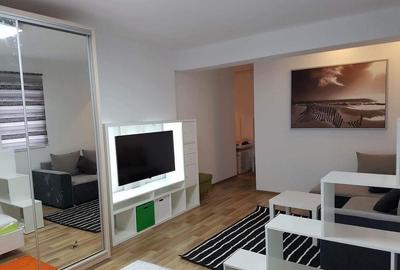 Garsoniera, 40 mp, bloc nou, centrala proprie, zona Aparatorii Patriei - 2