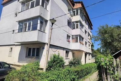 Apartament 3 camere de vanzare in Curtea de Arges zona Confectii - 1