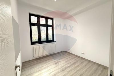 Spațiu comercial, de 100 mp, în P-ța Victoriei - 22