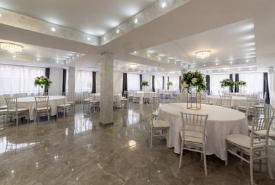 Proprietate cu functiune mixta - evenimente, cazare si spatiu comercial - 2