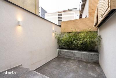 Casă cu 9 camere cu Teren 444 Mp în Centrul Civic - 3