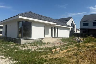 CASĂ DE VÂNZARE CU REGIM DE ÎNĂLȚIME PARTER - 2