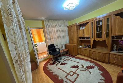 Vand apartament 2 camere decomandate