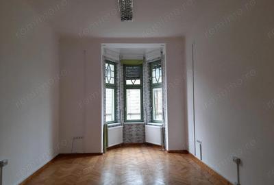 Spatiu birou de inchiriat, situat pe str.I.Vulcan, Oradea - 5