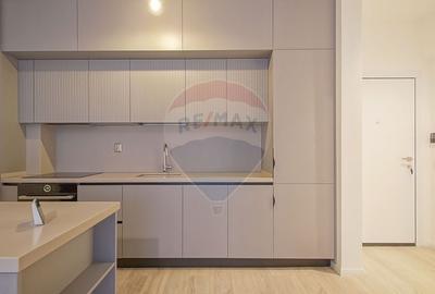 Apartament cu 3 camere semidecomandat, mobilat în Tractorul - 3