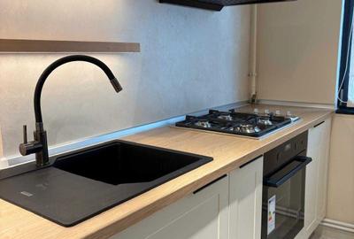 Apartament cu 3 camere decomandat în Central - 1